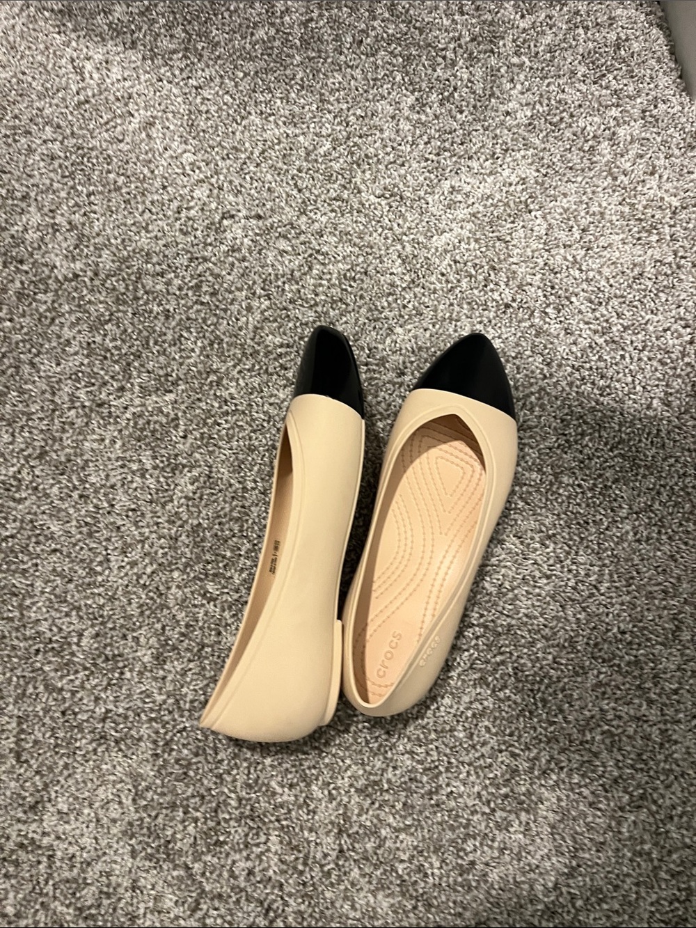 CROCS Beige Ballet Flats with Black Cap Toe